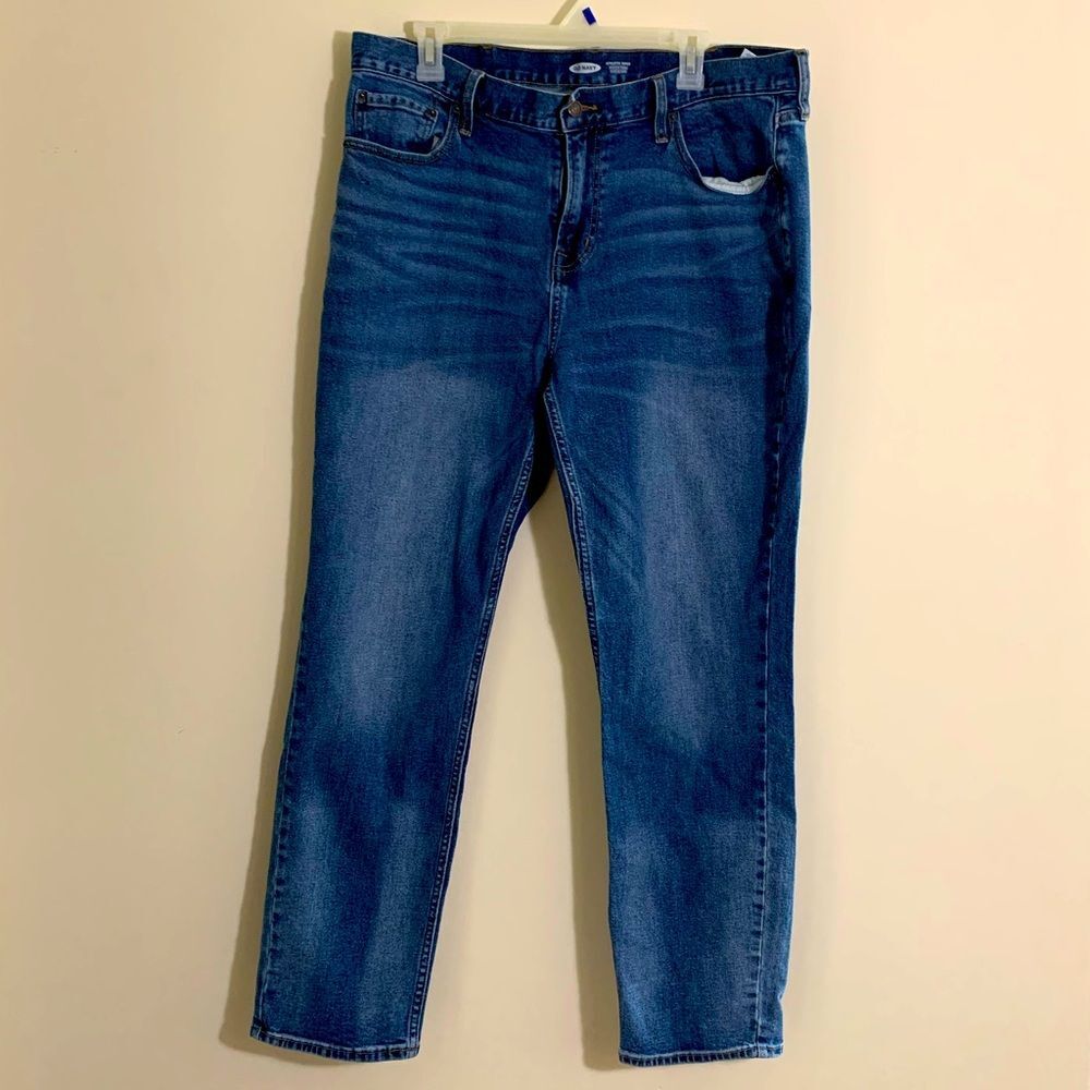Old Navy Men’s athletic taper jeans Size 38x32
